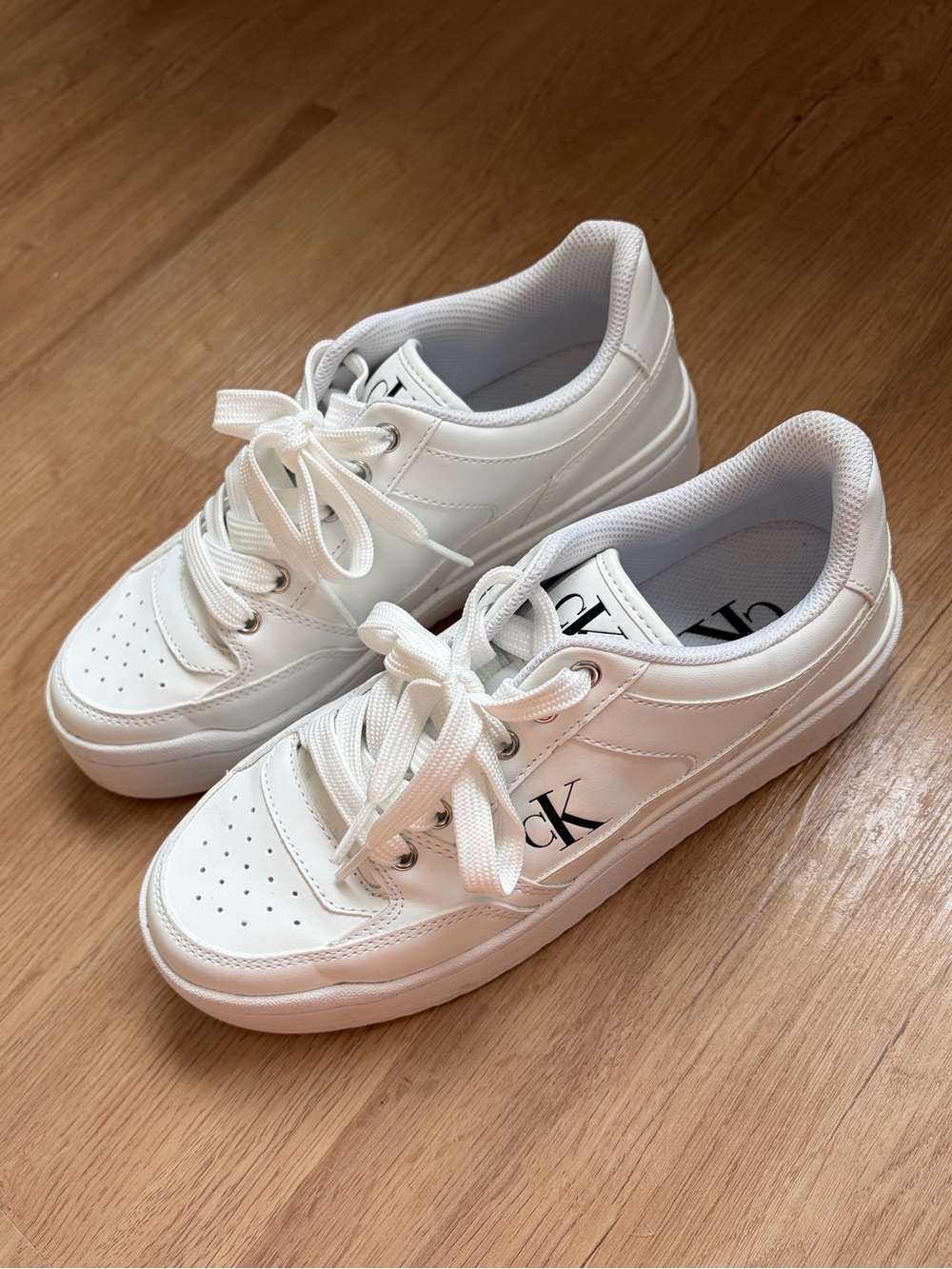 Calvin Klein White Low-Top Logo Sneakers
